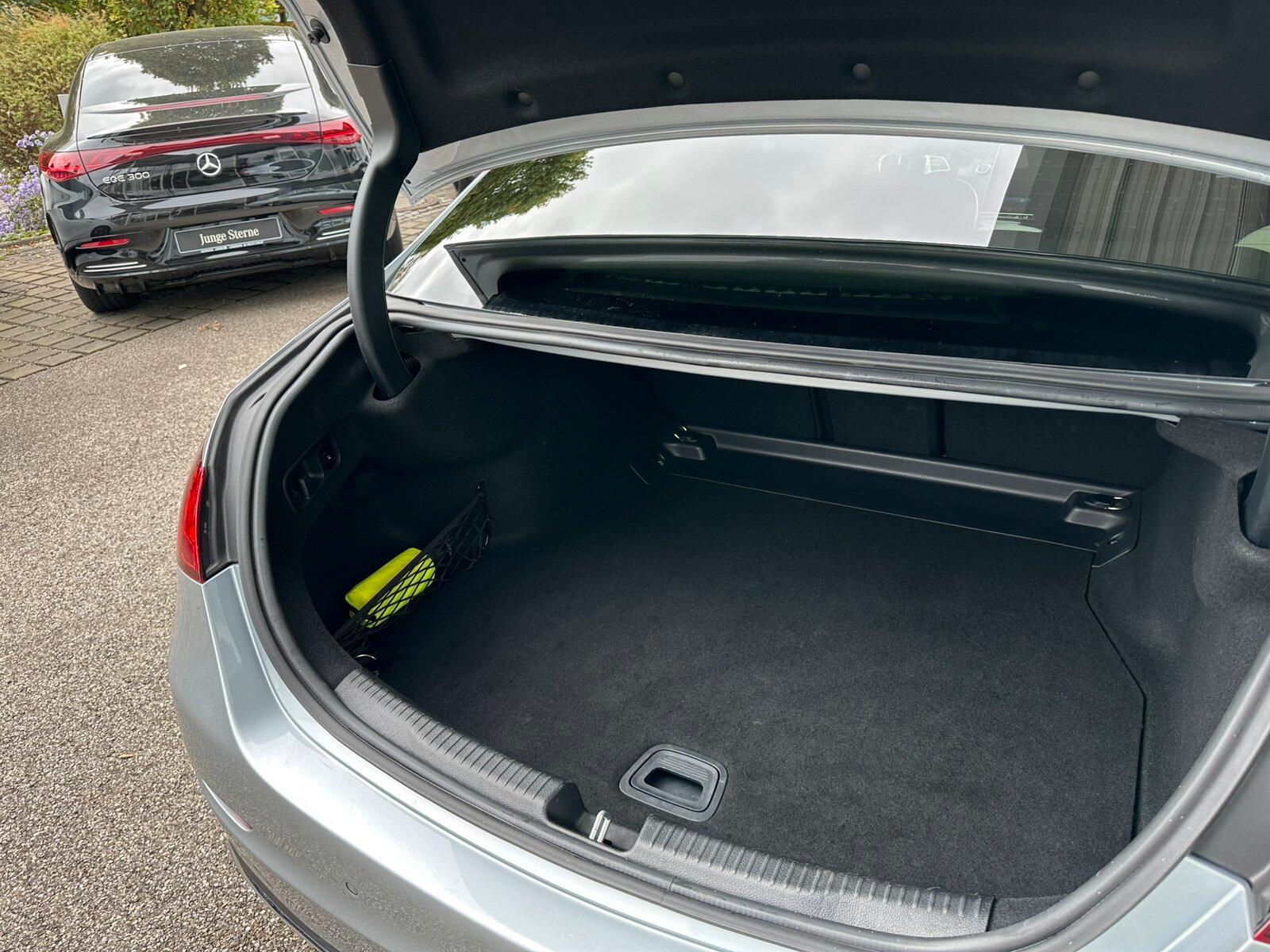 Mercedes-Benz C 200 AVANTGARDE Sedan