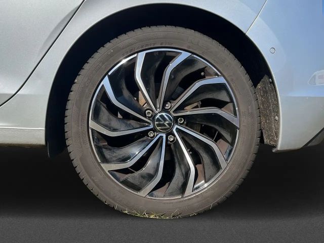 Volkswagen Golf 1.5 eTSI Golf VIII