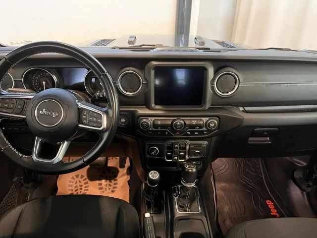 Jeep Wrangler Sahara