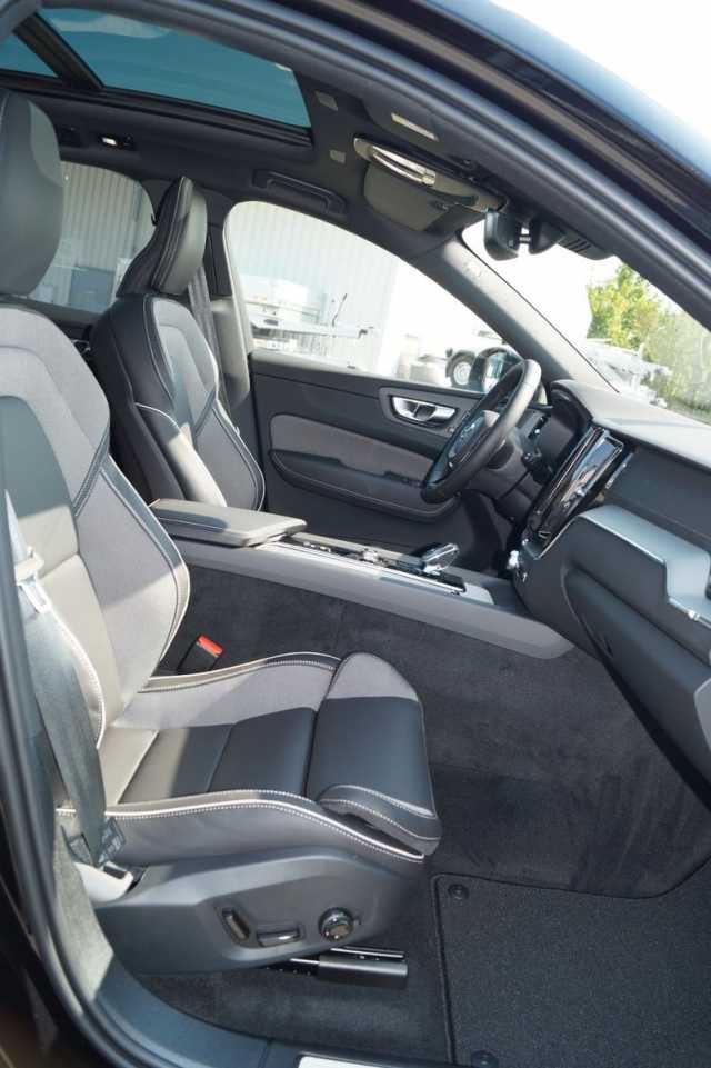 Volvo XC60 AWD Dark Ultimate