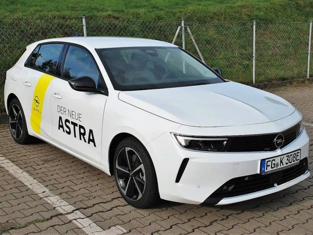 Opel Astra Hybrid Innovation