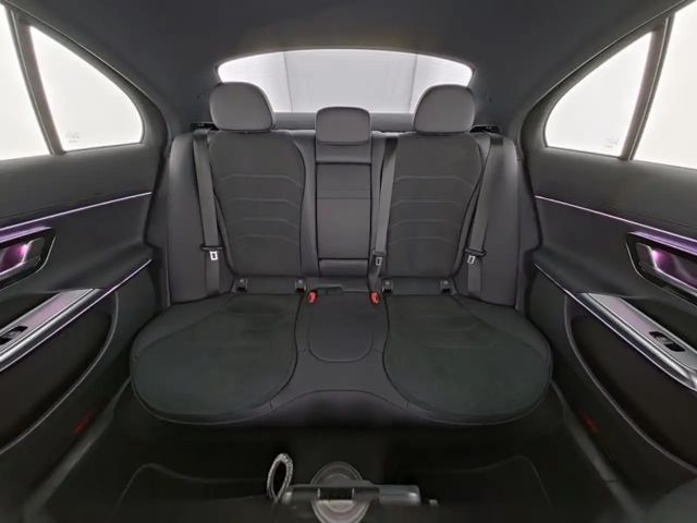 Mercedes-Benz E 200 AMG Line Sedan