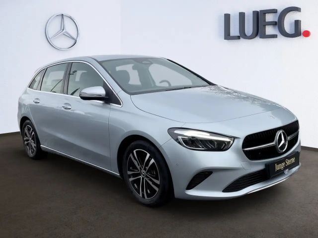 Mercedes-Benz B 200 Progressive Sedan