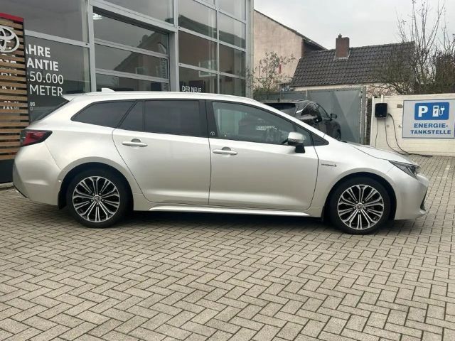 Toyota Corolla Hybride Team D