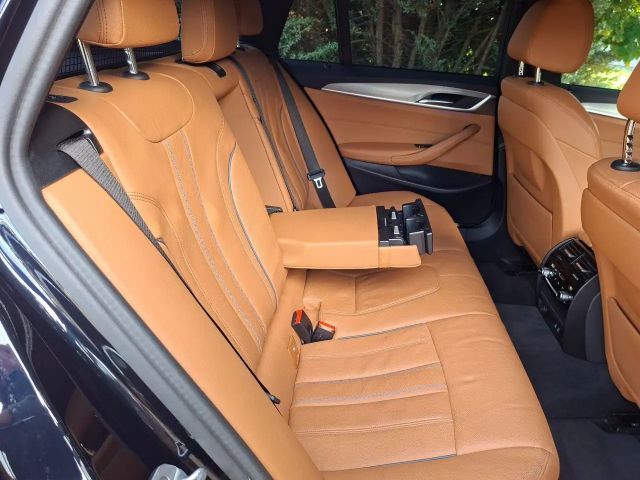 BMW 530 530d M-Sport Touring xDrive