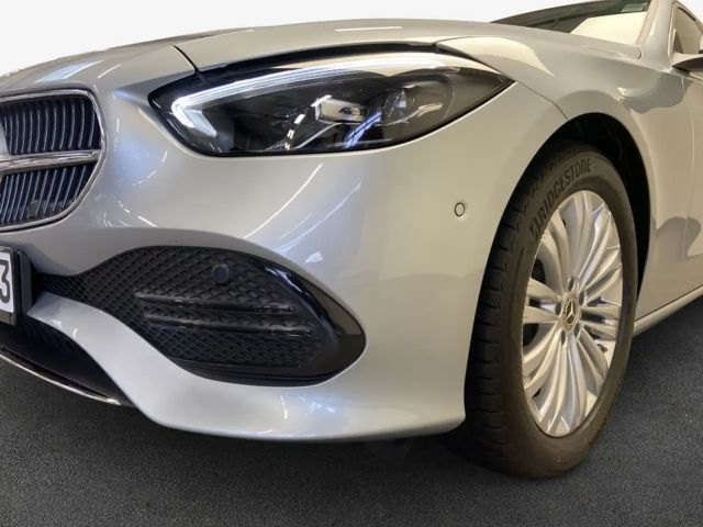 Mercedes-Benz C 180 Sedan