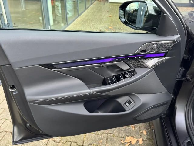 BMW M5 Touring Keramik PANO B&W M-Drivers-P AHK 0,5%