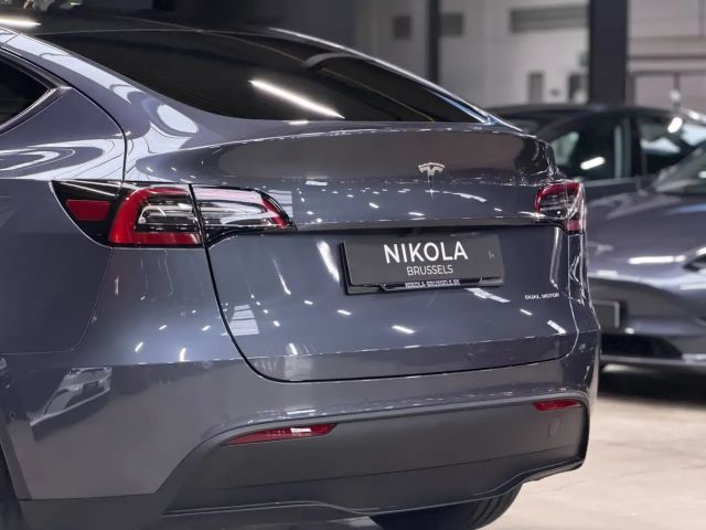 Tesla Model Y AWD Long Range