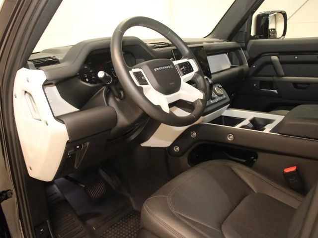 Land Rover Defender 110 D300 Dynamic SE