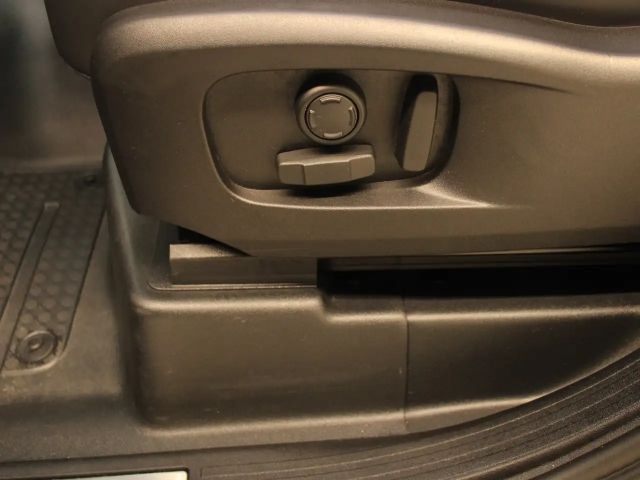 Land Rover Defender 110 D300 Dynamic SE