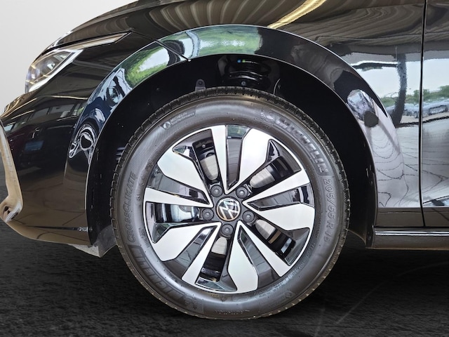 Volkswagen Golf 1.5 eTSI DSG Life