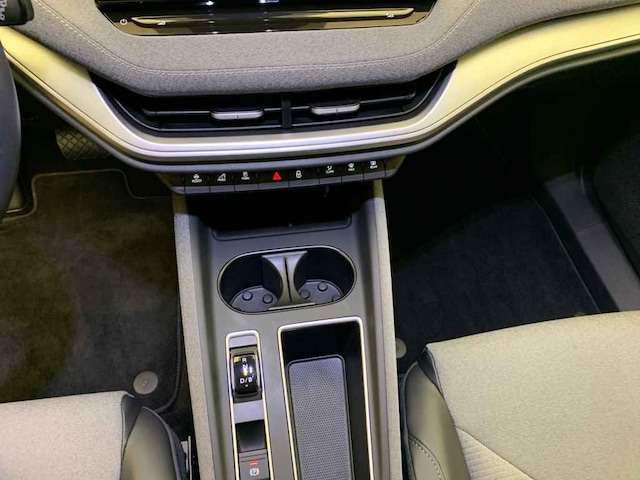 Skoda Enyaq Enyaq 85x *AHK*WÄRME*ACC*NAVI*R-CAM*LED*SHZ*DAB*