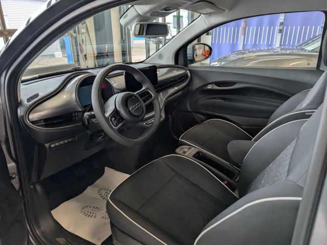 Fiat 500e 42kWh, Komfort+Style-Paket, Garantie