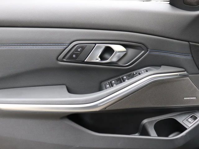 BMW 330 330i M-Sport Sedan xDrive