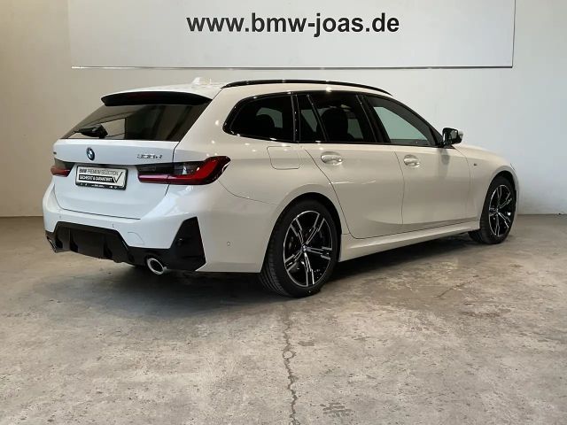 BMW 330 330d M-Sport Touring xDrive