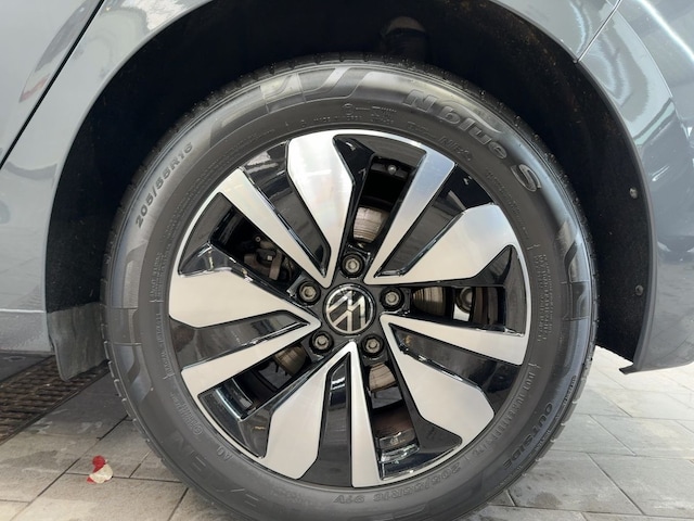 Volkswagen Golf 1.5 eTSI DSG Golf VIII