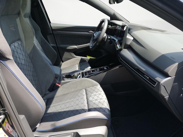 Volkswagen Golf 1.5 TSI DSG R-Line