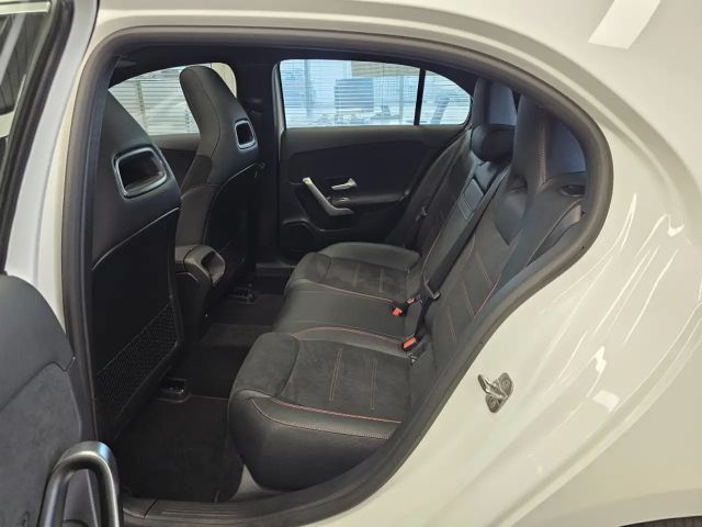 Mercedes-Benz A 180 AMG Line