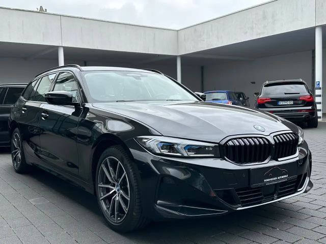 BMW 330 330e Touring xDrive