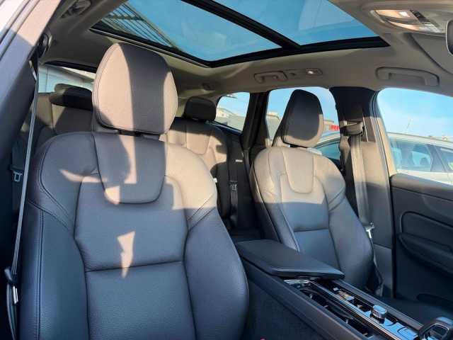Volvo XC60 Dark Plus
