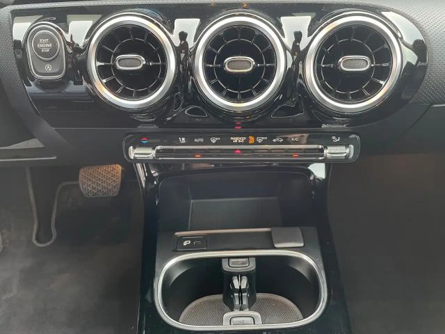 Mercedes-Benz CLA 200 CLA 200 d Shooting Brake