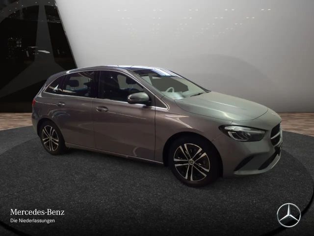 Mercedes-Benz B 200 Progressive Sedan