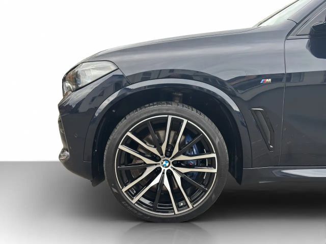 BMW X5 M50i