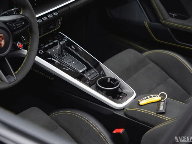 Porsche 992 4 Cabrio GTS Targa Turbo