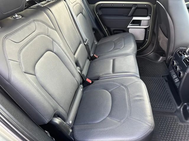 Land Rover Defender D300 SE