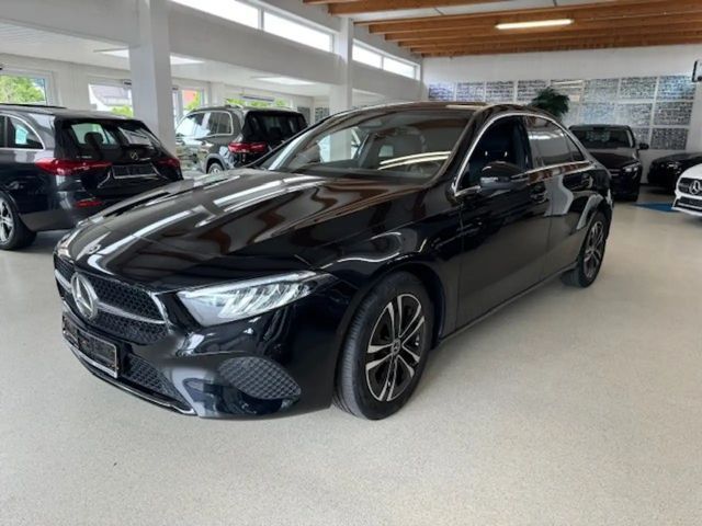 Mercedes-Benz A 200 A 200 d Progressive