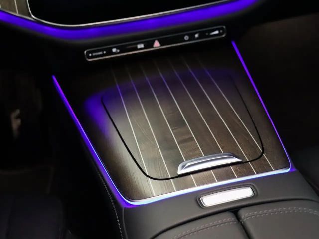 Mercedes-Benz E 200 AVANTGARDE Sedan