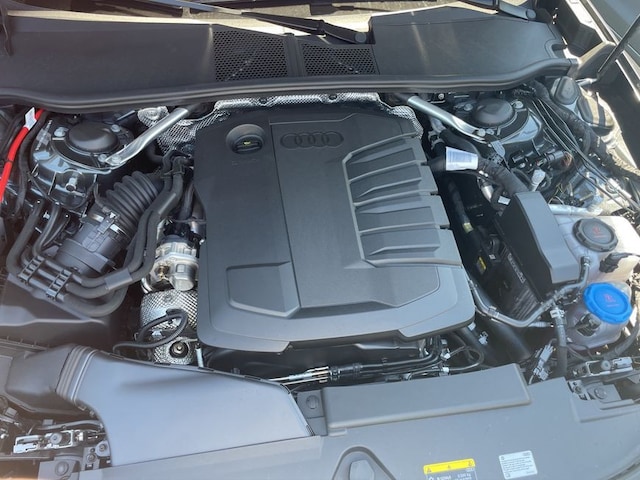 Audi A6 Avant Quattro S-Tronic