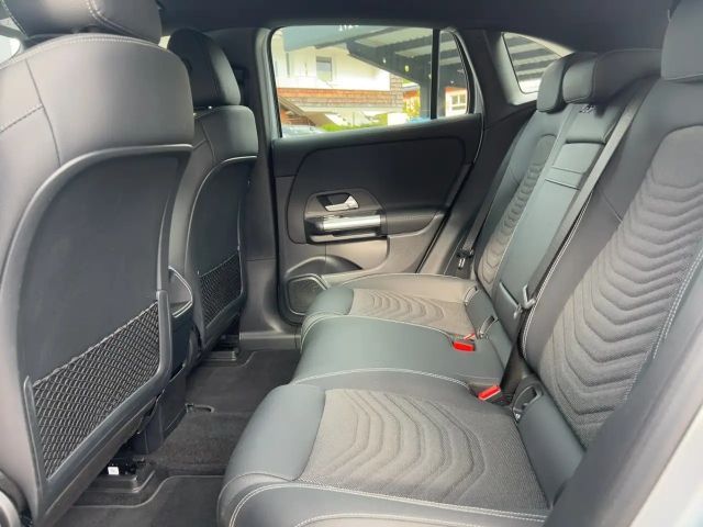 Mercedes-Benz EQA 300 4MATIC