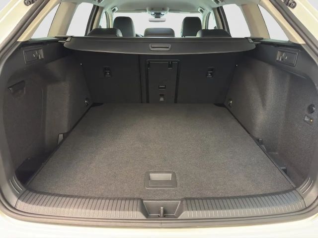 Volkswagen Golf Business DSG Variant