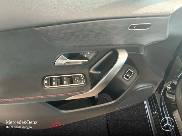 Mercedes-Benz A 250 A 250 e AMG Line