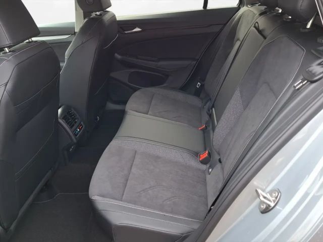 Volkswagen Golf DSG Style Variant