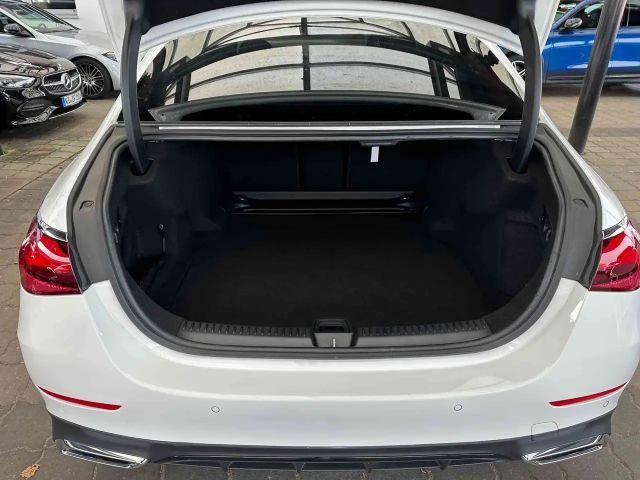 Mercedes-Benz E 220 AMG Line E 220 d Sedan