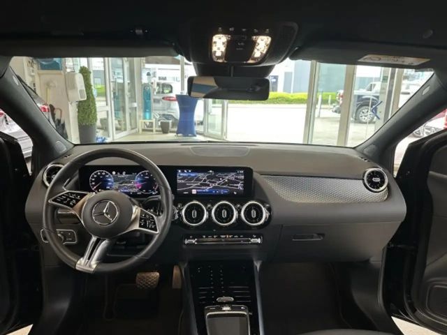 Mercedes-Benz B 180 Progressive Sedan