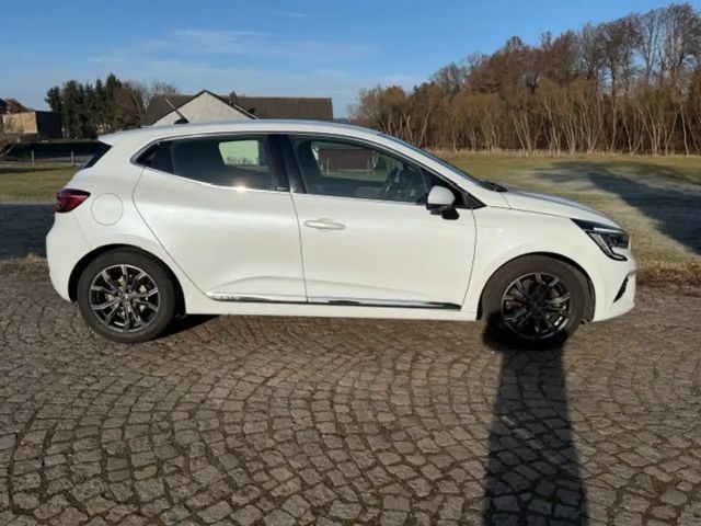 Renault Clio E-Tech Hybrid Intens