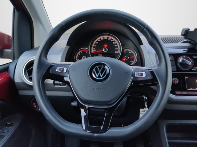 Volkswagen up! Active