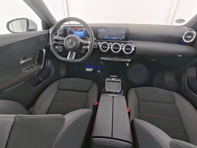 Mercedes-Benz A 250 A 250 e AMG Line
