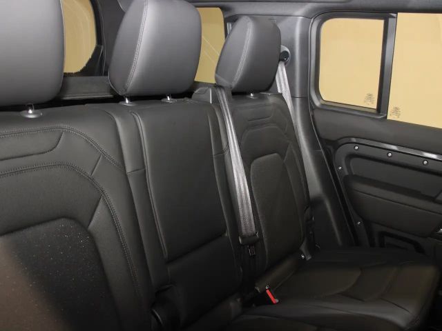 Land Rover Defender 110 D300 Dynamic SE