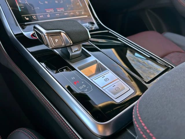 Audi RS Q8 Performance