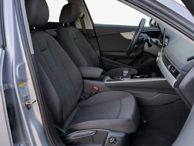 Audi A4 30 TDI Sedan