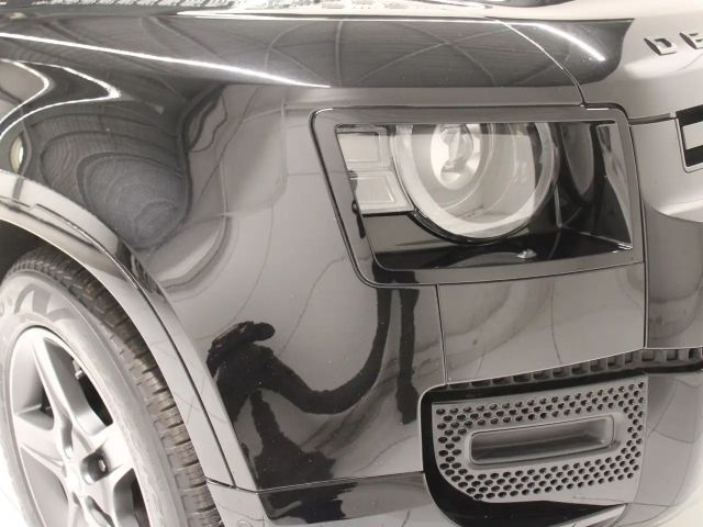 Land Rover Defender 110 D300 Dynamic SE