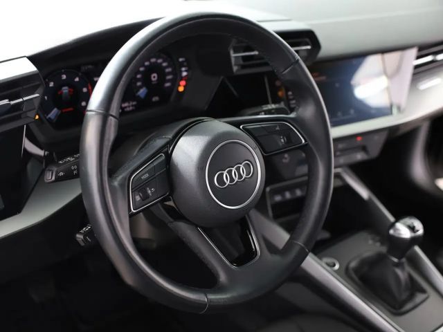 Audi A3 30 TDI Sedan