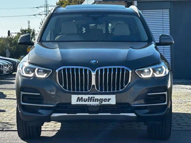 BMW X5 x40i IntAktLenk.PanoD.SurView.ACC Laser 20" HUD