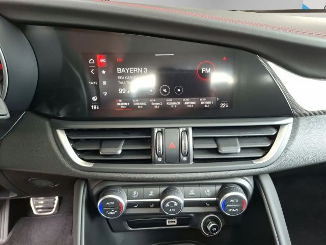 Alfa Romeo Giulia Q4 Turbo