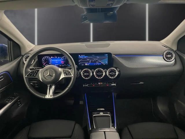 Mercedes-Benz B 200 Progressive Sedan