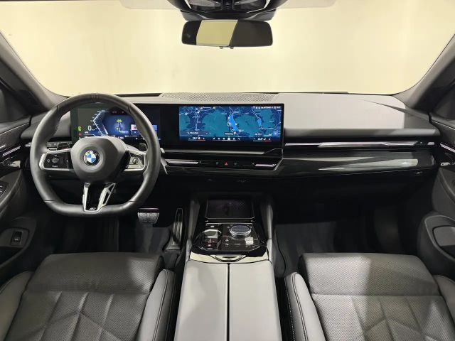 BMW 540 540d M-Sport Touring xDrive